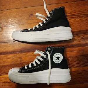 Women's Chuck Taylor All Star Move Platform sneakers size 8, black